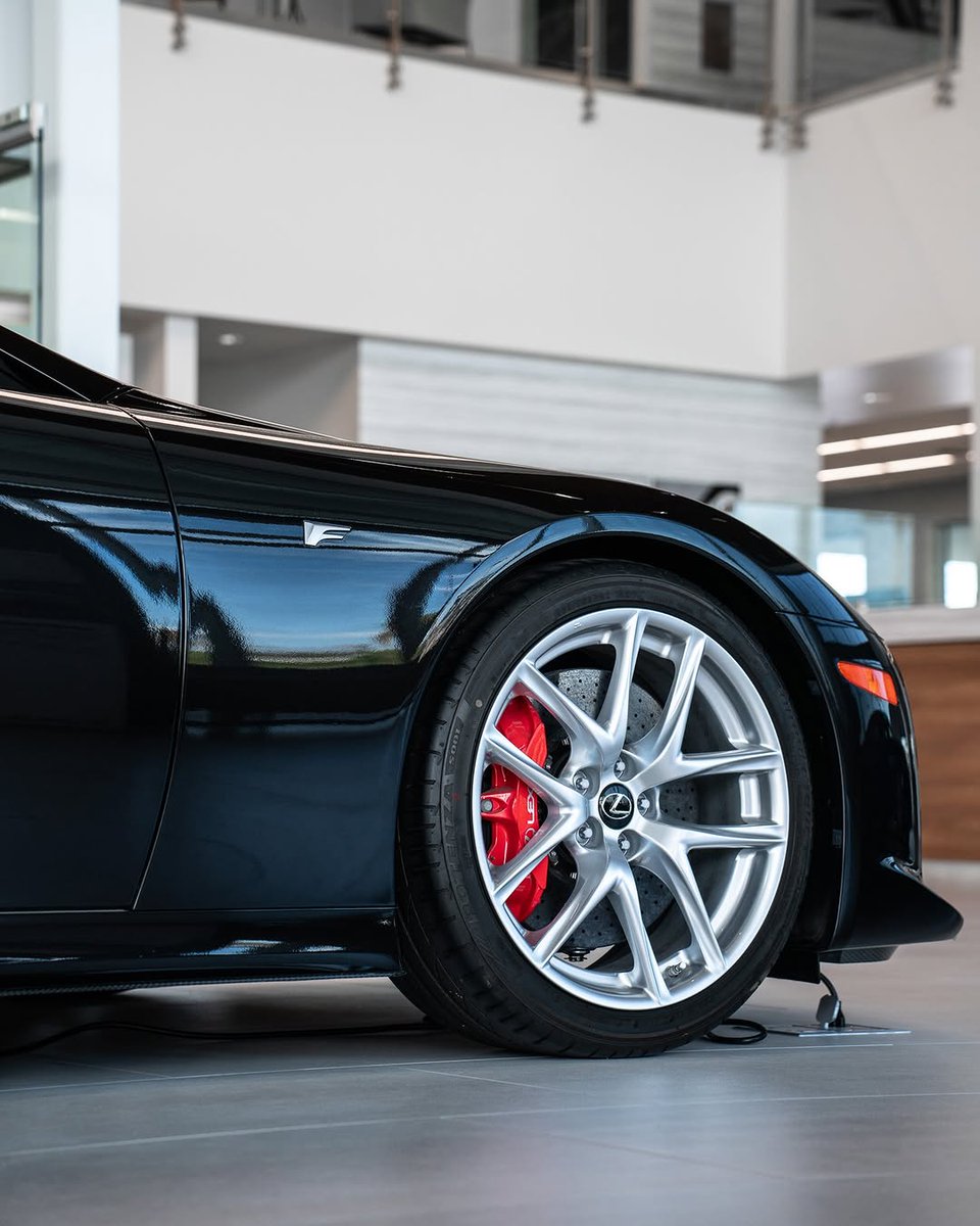 nocarcontext's tweet photo. Lexus LFA V10 🖤🖤 https://t.co/OuJRvDQAIk