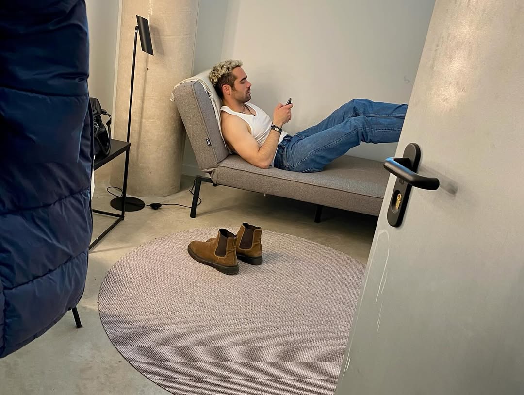 respiranetflix's tweet photo. Xoán Fórneas compartilhou alguns registros nos bastidores da 2ª temporada de #Respira https://t.co/jbZpnqa5rp
