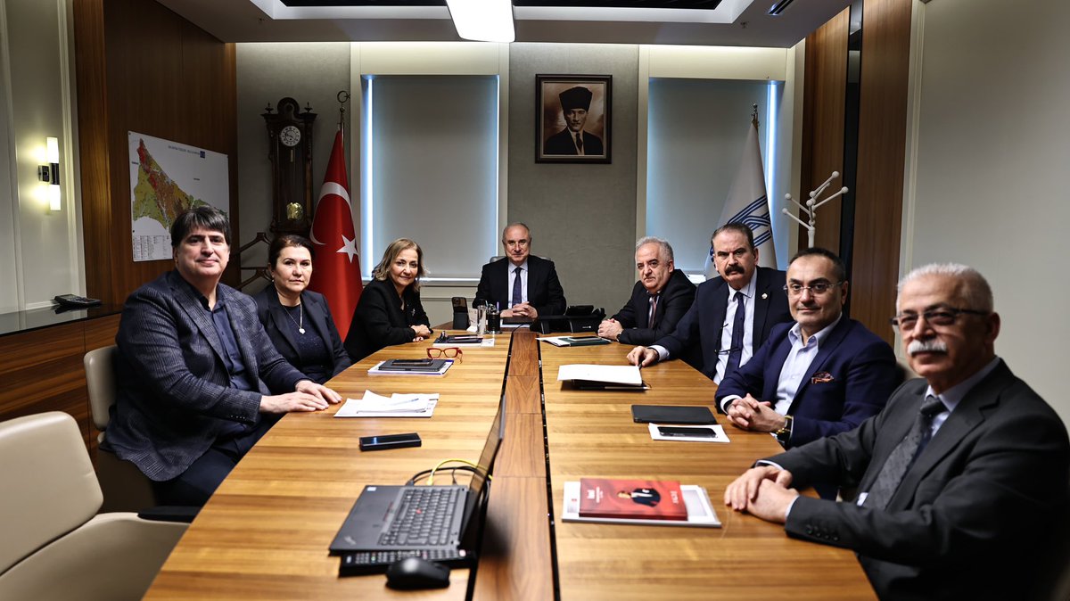 SafakBasa's tweet photo. İSKİ Yönetim Kurulu Üyelerimiz ve Genel Müdür Yardımcılarımızın katılımıyla genel su durumu, devam eden yatırımlarımız, atık su çamurlarının bertarafı, saha hizmetleri ile gündemimizdeki diğer konuları ele aldık. Ortak akıl ile çalışmalarımıza aralıksız devam ediyoruz. https://t.co/n79xzDKj8V