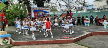 RaquelHern50878's tweet photo. En nuestro terruño #Pinero con amor a la profesión , se desarrolló hoy entre risas , bailes y alegría el 64 aniversario de la creación de los Círculos Infantiles, Felicidades Educadoras . #SentirPinero @rlicea_mojena @IsaimLeyva @dtij_isla08 https://t.co/9HMPMh0ylp