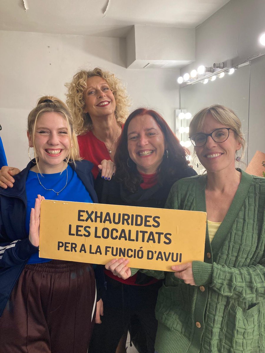 I avui també! 'Dones de ràdio' ha exhaurit entrades per a la funció d'avui💞🥳