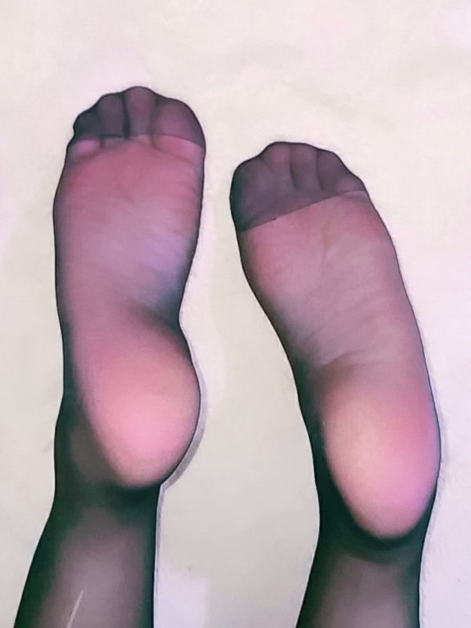 cho1608's tweet photo. Parecem estranhos com essa meia-calça. (¬_¬'')
.
#sock #foot #goodafternoon #boatarde #nailfetish #podolatria #feet #pezinhos #pes #pesfemininos #pies #solinhas #feetlovers #soles #brazilianfeet #feetbrazil #lovefeet #buenastardes #pé #fingers #solas #pink #pantyhose #nylonfetish https://t.co/HAvynmgpyT