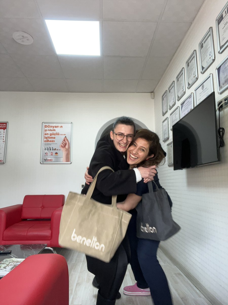 deryaakpln's tweet photo. Ben aldım sende al arkadaşlığı🫶🏼👭🏽💼 @Almiraynlu https://t.co/6r7q0qP2Os