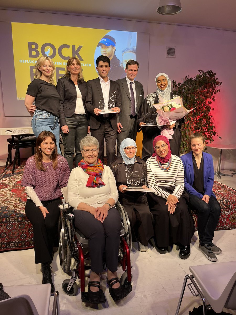 LandauDaniel's tweet photo. …Ich gratuliere allen Ausgezeichneten herzlichst! Danke auch allen, die diese Menschen unterstützen, etwa auch für den @vereinutebock #Bockpreis nominierten.
Zugleich, und ich bin da voll bei der Moderation, auch schon zu allen Nominierten, „Ihr alle seid unsere Heldinnen & Helden“ 👍👏❤️