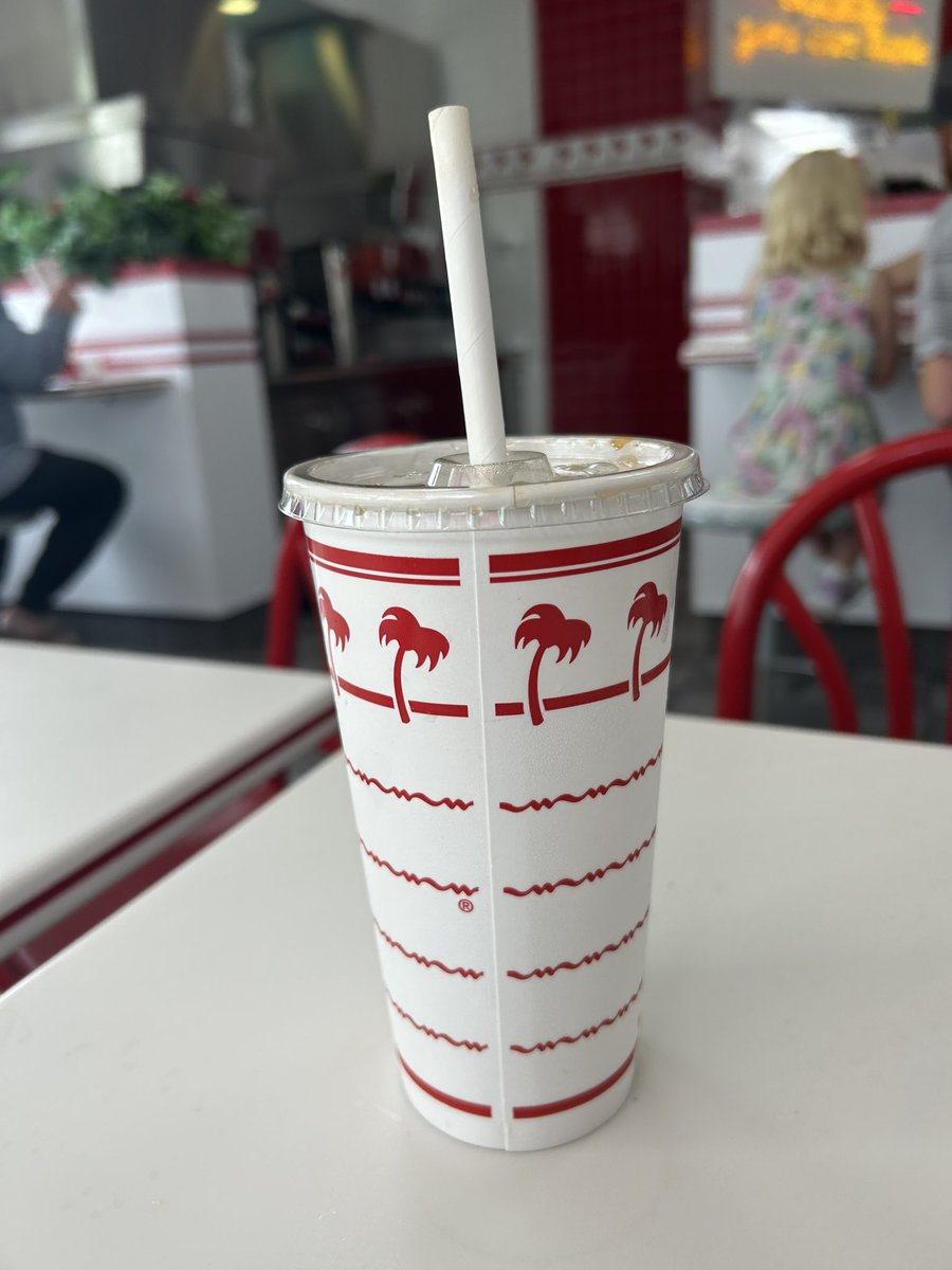 fares002's tweet photo. You know that satisfaction feeling you get when you have not had #inandoutburger in While and it hits the spot? Yep, that’s the feeling now. #burger @BushLeagueBlake #thursdayvibes #ThursdayThoughts https://t.co/IIrWzePnf6