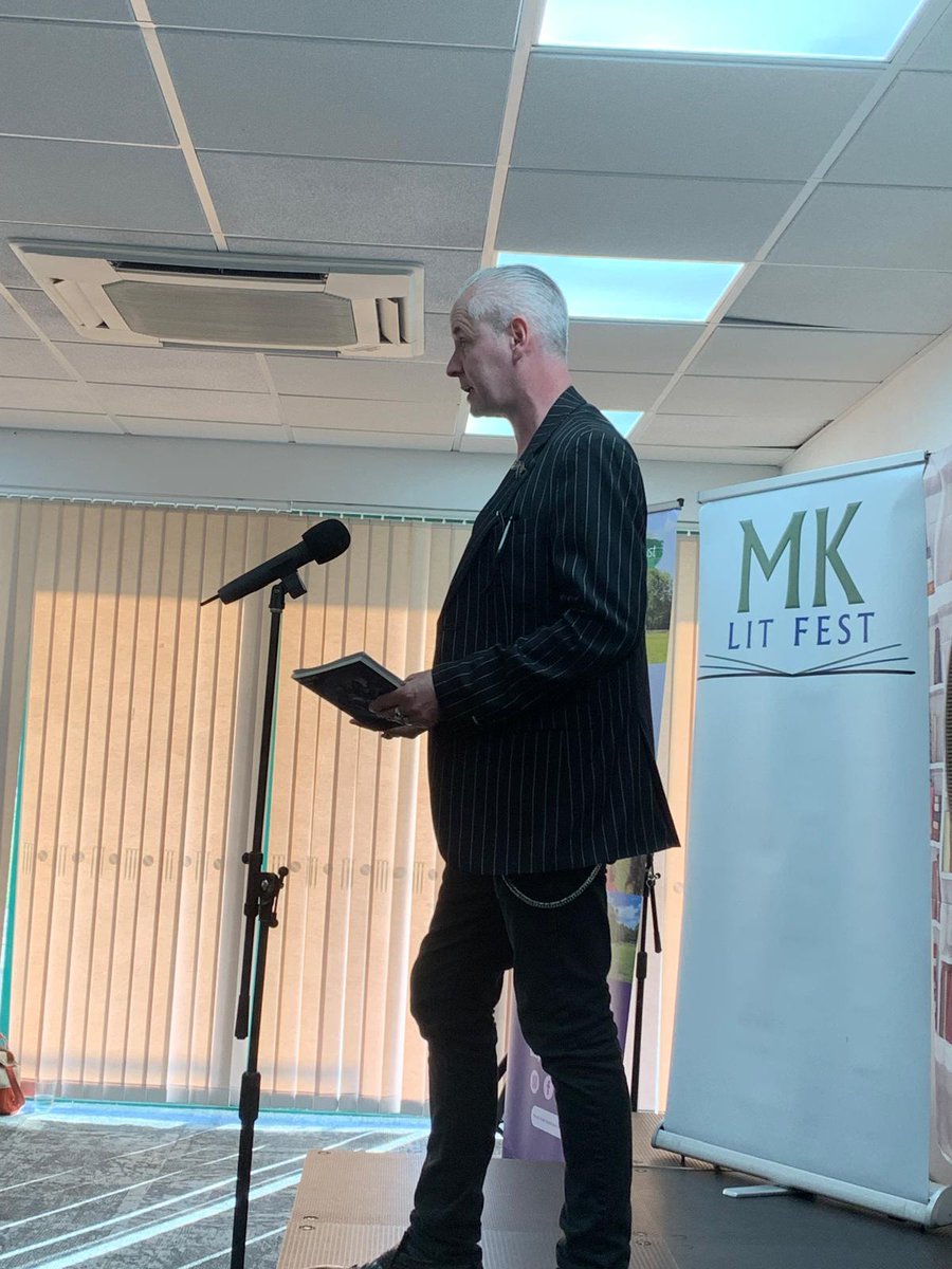 MKlitfest's tweet photo. Delighted to have writer Michael Stewart announce the winners of our 2025 Writing Competition and launch our 5th fabulous anthology at @TheParksTrust.
See the results/buy the book: https://t.co/hR4VhnuqLK

#mink5 #poetry #flashfiction #miltonkeynes @headspam https://t.co/LXcGsmelaE