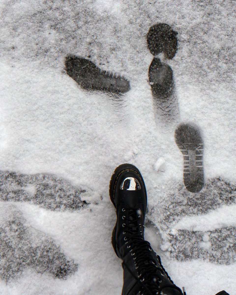HYUNS3O's tweet photo. ໑ৎ ׁ  ׅ 𝓉𝑚𝑖 𝓉𝑖𝑚𝑒 :; почему выпал снег 
в апреле ? ㅠㅠ очень хочется 
купаться в солнечных лучах, а 
погода выдает такое ... в любом 
случае, нам не будет скучно, 
несмотря на любую погоду, 
правда ? https://t.co/pHsWWqZs2h