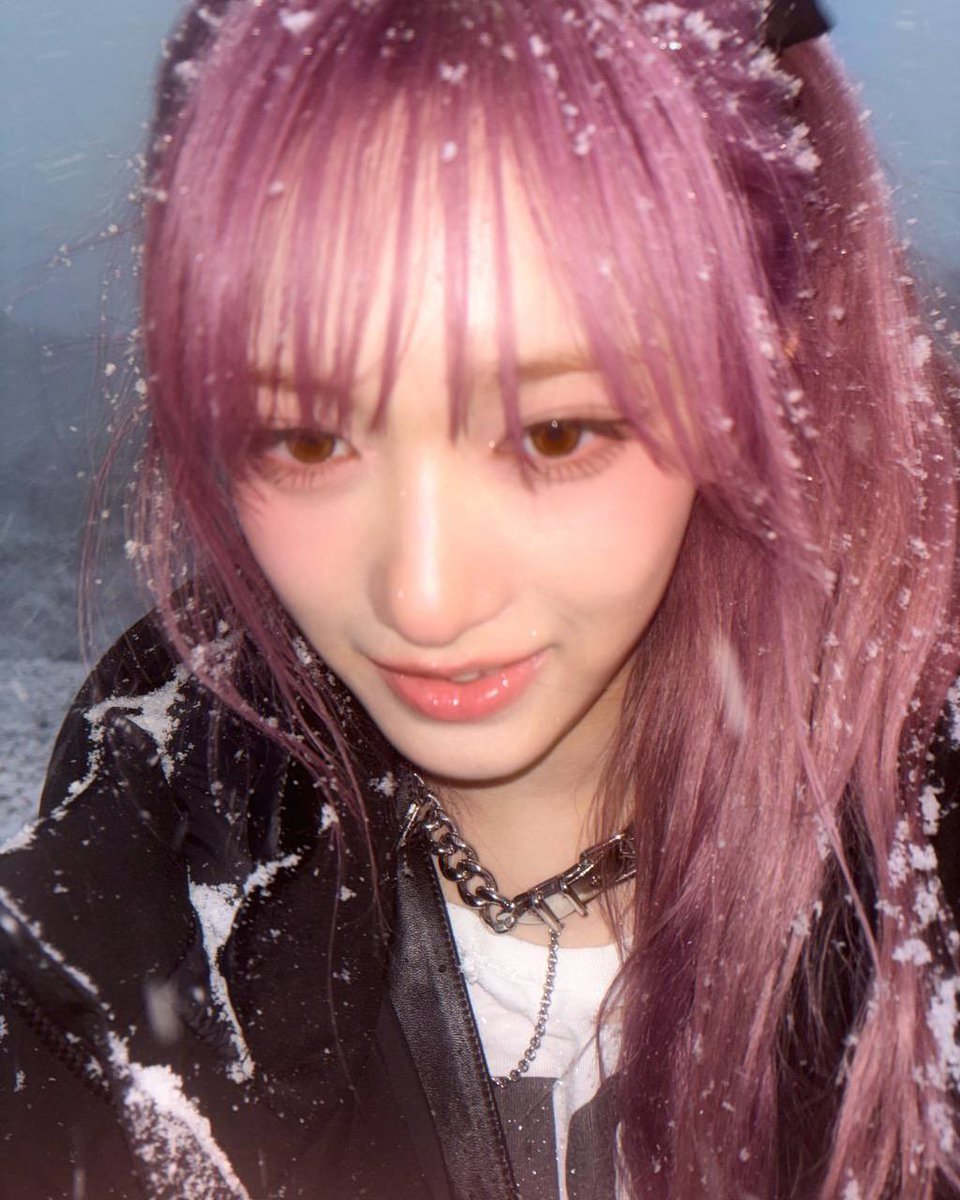 HYUNS3O's tweet photo. ໑ৎ ׁ  ׅ 𝓉𝑚𝑖 𝓉𝑖𝑚𝑒 :; почему выпал снег 
в апреле ? ㅠㅠ очень хочется 
купаться в солнечных лучах, а 
погода выдает такое ... в любом 
случае, нам не будет скучно, 
несмотря на любую погоду, 
правда ? https://t.co/pHsWWqZs2h
