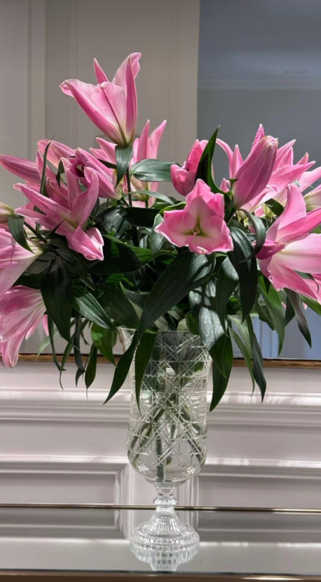 لقد كنا بخير .. حتى تعلقنا بأشياء ليست لنا...