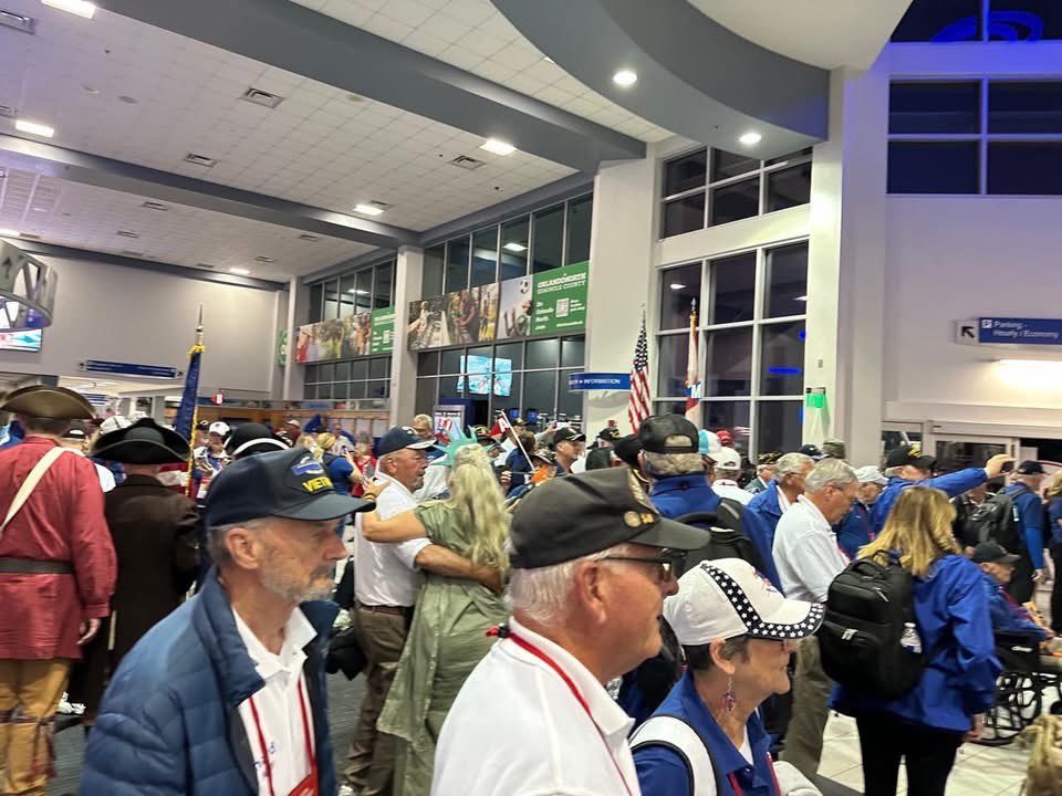 dora_pipes's tweet photo. We played at the return of The Villiages Honor Flight to welcome back our heros from a long day. #mountdora #plaidinthepark   #mountdorabuzz #aroundmountdora #mountdorapipeband 
#mountdorasistercities #mountdorachamber  #cityofmountdora #mountdorascot #lakefl
#clanMacpherson https://t.co/Md7hPHWoJY