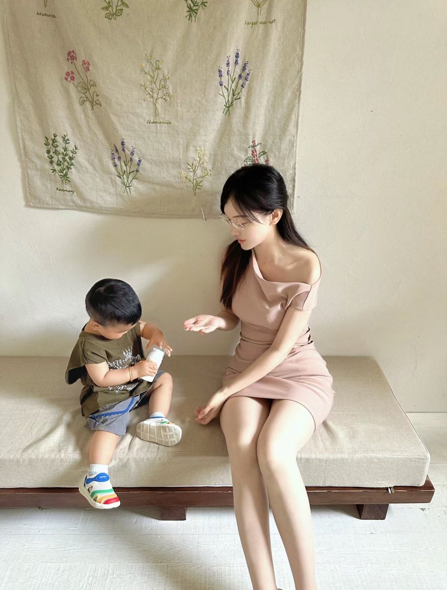 摸奶服務又來了   

但是要等寶寶睡著👶

這次30分鐘700塊   

我開車來載你喔  

有要約嗎

私訊+跟隨      我等你喔💓