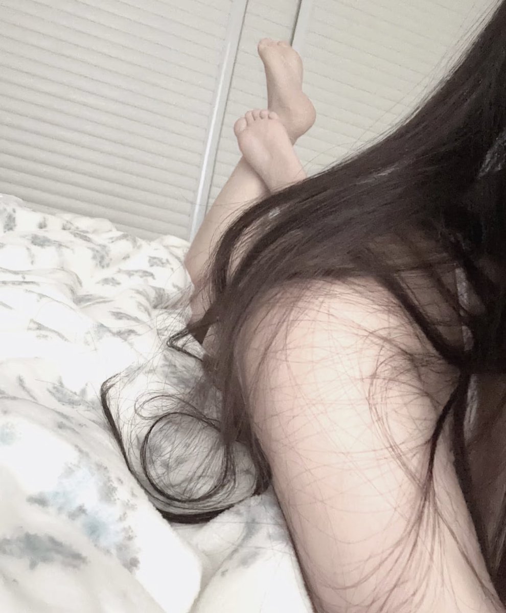 99xiaomeng's tweet photo. 突然想被一个人管着……但只限某些方面 https://t.co/3Jc56gJUDB