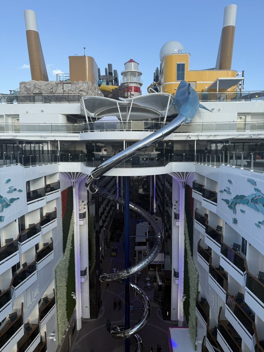 raisarivas's tweet photo. Después de ver el MSC World América en construcción en el astillero Chantiers de l’Atlantique, en Francia, es emocionante verlo convertido en realidad!!! @MSCCruisesUSA Welcome to Miami! https://t.co/2lMGO1IHC5