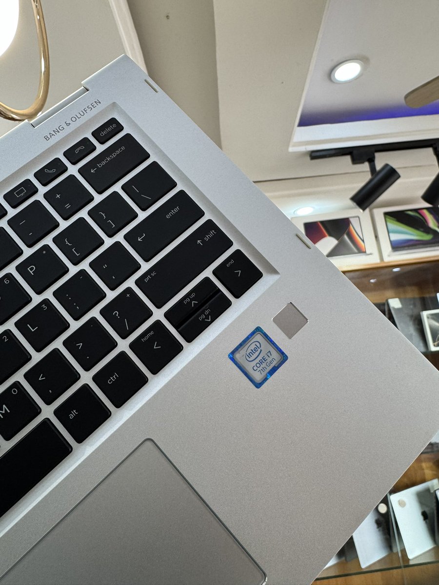 432Gadgets's tweet photo. *HP ELITEBOOK 1030 G2* 
Intel®️ core i7 7th Gen base @2.90ghz, max turbo frequency @3.50ghz
4mb cache 
• Condition:  98% clean
• Screen size : 14 inches"
• Memory speed : 2400mhz 
• Memory: 16GB DDR4 RAM 
• Hard drive : 256GB SSD
• Graphics :  Intel Uhd 620( 4GB )
• FHD display (1920X1080P)   
• USB Thunderbolt port 
• loud speakers 
• Powerbank
• Keyboard light  
• Touchscreen
• X360
• Facial recognition 
• Fingerprint Reader 
• Premium construction and design

GHC5500
0243390563/0534359622