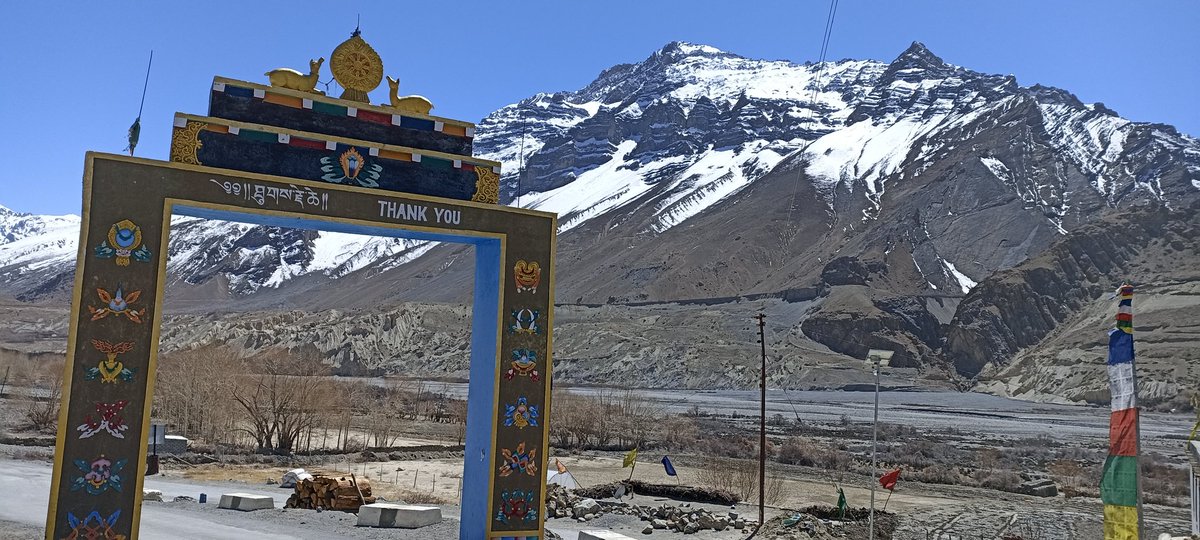 kandhal31's tweet photo. #Dhankar Monastery, #Spiti Valley
Built one thousand years ago on a 1000 feet high mountain and overlooking the heart-stirring sight of the confluence of Spiti and Pin rivers.
#Dhankarmonastery
#spiti
#bikelife https://t.co/jiZCvCmg8X