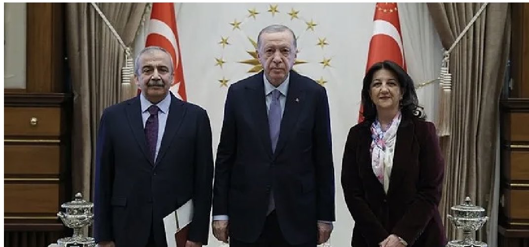 Sn Erdoğan DEM heyeti ile görüşmüş

Siyasetçilerin ve sorumluluk makamında olanların yapması gereken doğal bir hareket.

 2023 seçimleri öncesinde Altılı Masanın altında aradıklarınızın Sarayda çıkmasından  sonra, bundan böyle iftira atmayacağız deyip helallik isteyecek misiniz ?