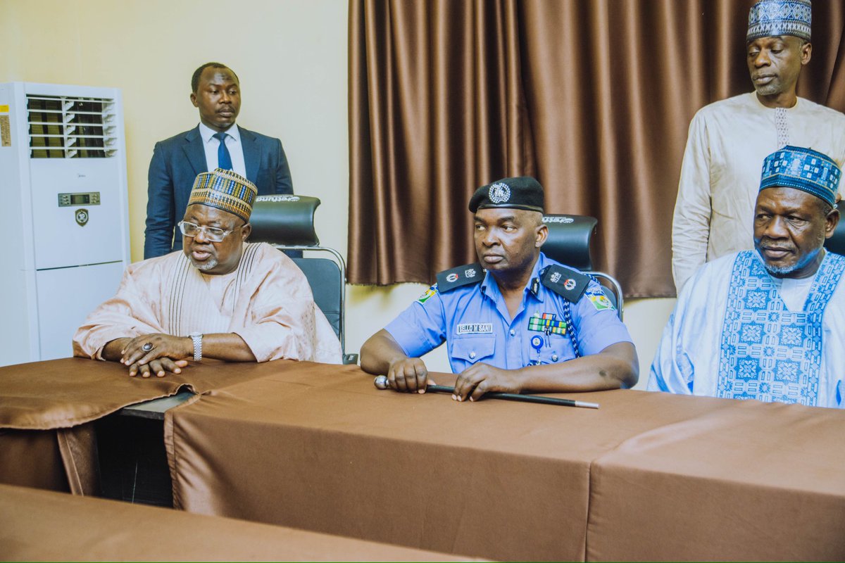 Sen. Umar Tafida OFR (@senumartafida) on Twitter photo Today, I received Augustine Madubiya, the rescued student of Federal University Birnin Kebbi <a href="/OfficialFUBK/">Federal University Birnin Kebbi</a>, from Commissioner of Police, CP Bello M Sani. The student was kidnapped on April 8, 2025, and his rescue is a testament to the effectiveness of our security operatives. Today, I received Augustine Madubiya, the rescued student of Federal University Birnin Kebbi <a href="/OfficialFUBK/">Federal University Birnin Kebbi</a>, from Commissioner of Police, CP Bello M Sani. The student was kidnapped on April 8, 2025, and his rescue is a testament to the effectiveness of our security operatives.