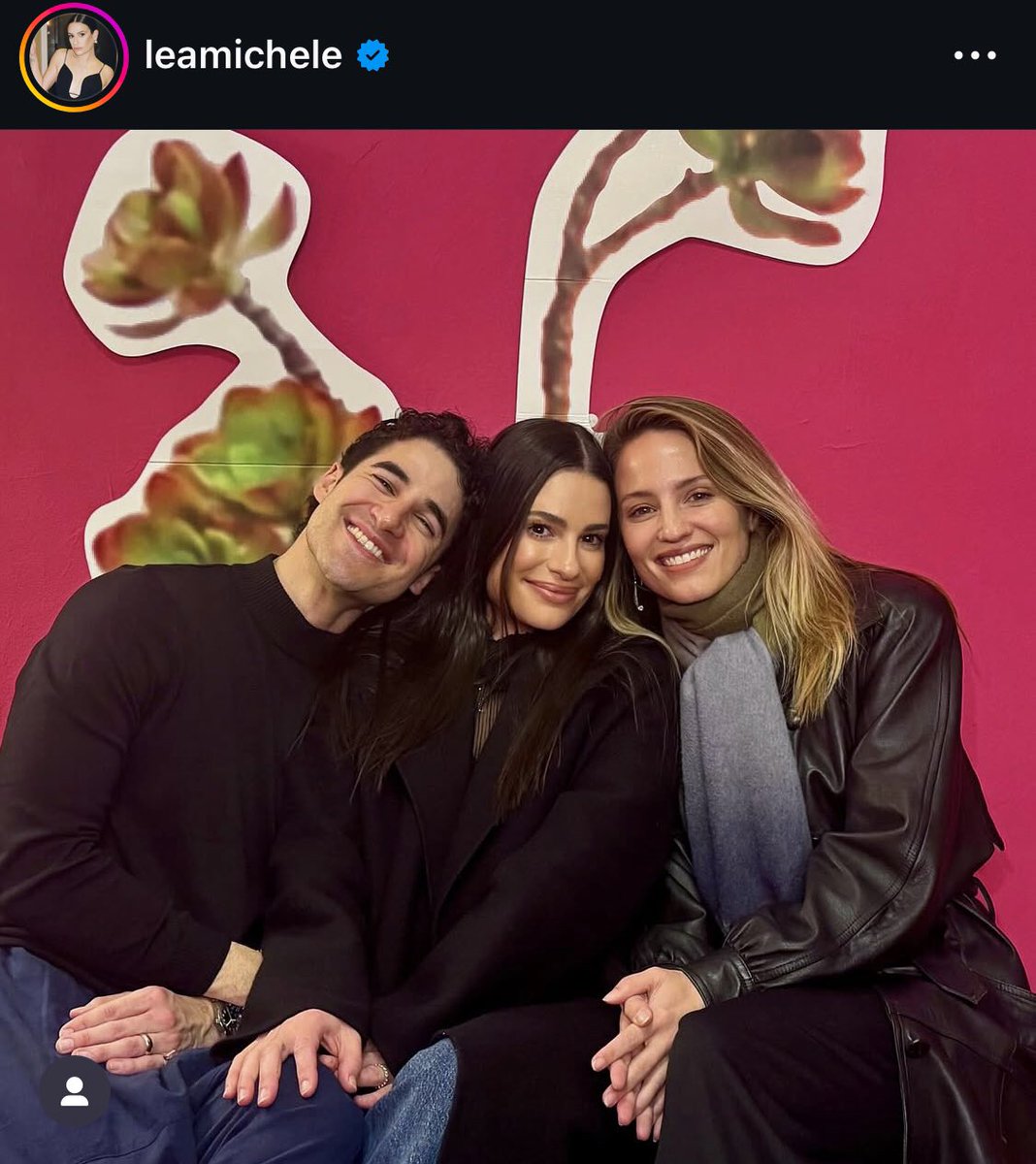 aquarian_girll's tweet photo. MEU DEUS EU AINDA TÔ NO ÔNIBUS VOLTANDO DO INTERNATO NÃO IMAGINAM O GRITO QUE EU TIVE QUE SEGURAAAAAR (my faberry/achele heart 🥹❤️ https://t.co/iVaKHgaL7w