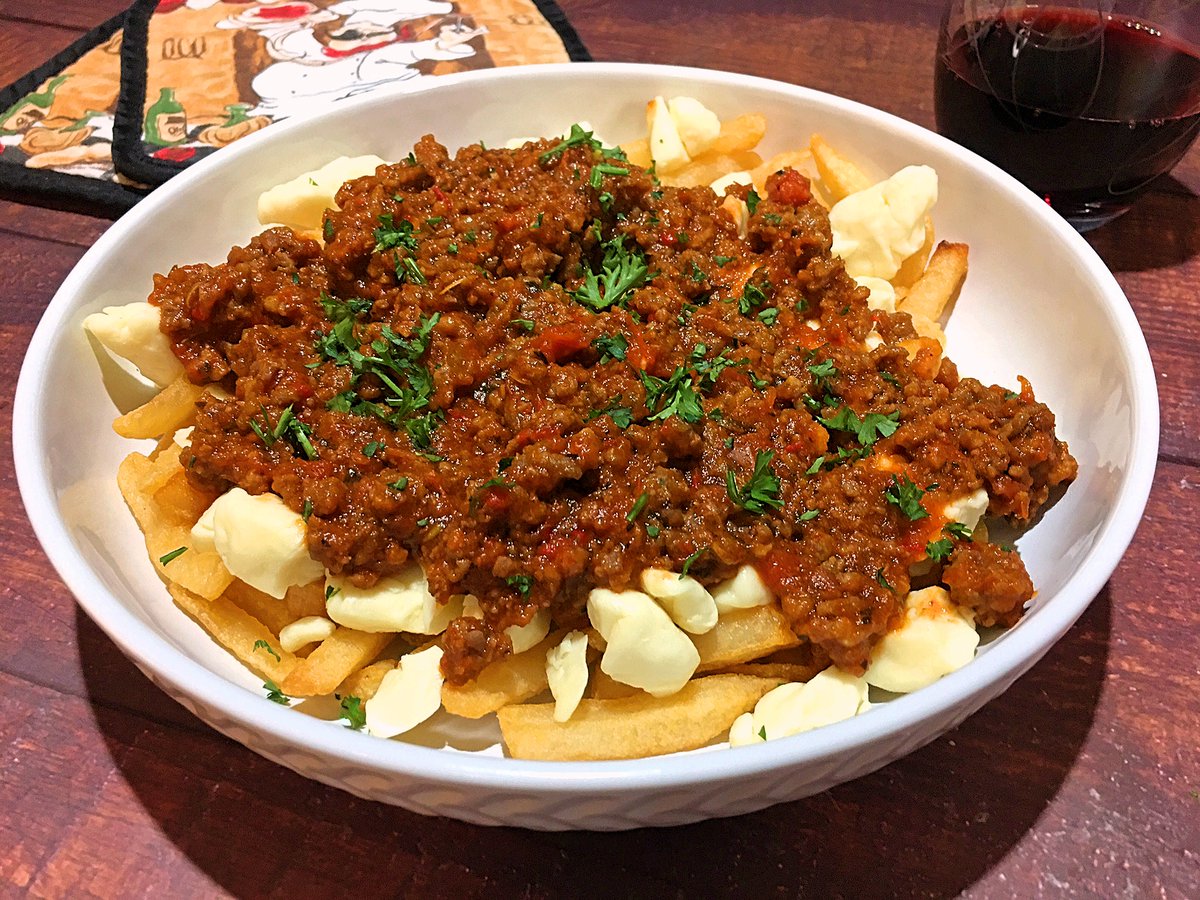 clubfoody1's tweet photo. Today is National #PoutineDay⚜️
Italian Poutine... I ♥ it!
(check out my next post👆 & the previous ones 👇 for more poutine recipes)
#YouTube 📽️: https://t.co/WX5llLWQMP
#RECIPE ➡️: https://t.co/705X4cbRXC
@EventGuideToday @DiningGuide2Day #RecipeOfTheDay