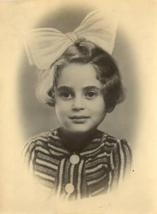 AuschwitzMuseum's tweet photo. 10 April 1937 | Dutch Jewish girl, Sinie Cozijn, was born in Amsterdam.

She was deported to #Auschwitz from #Westerbork in March 1944. She was murdered in a gas chamber after arrival selection. https://t.co/gEsyxSPIdF