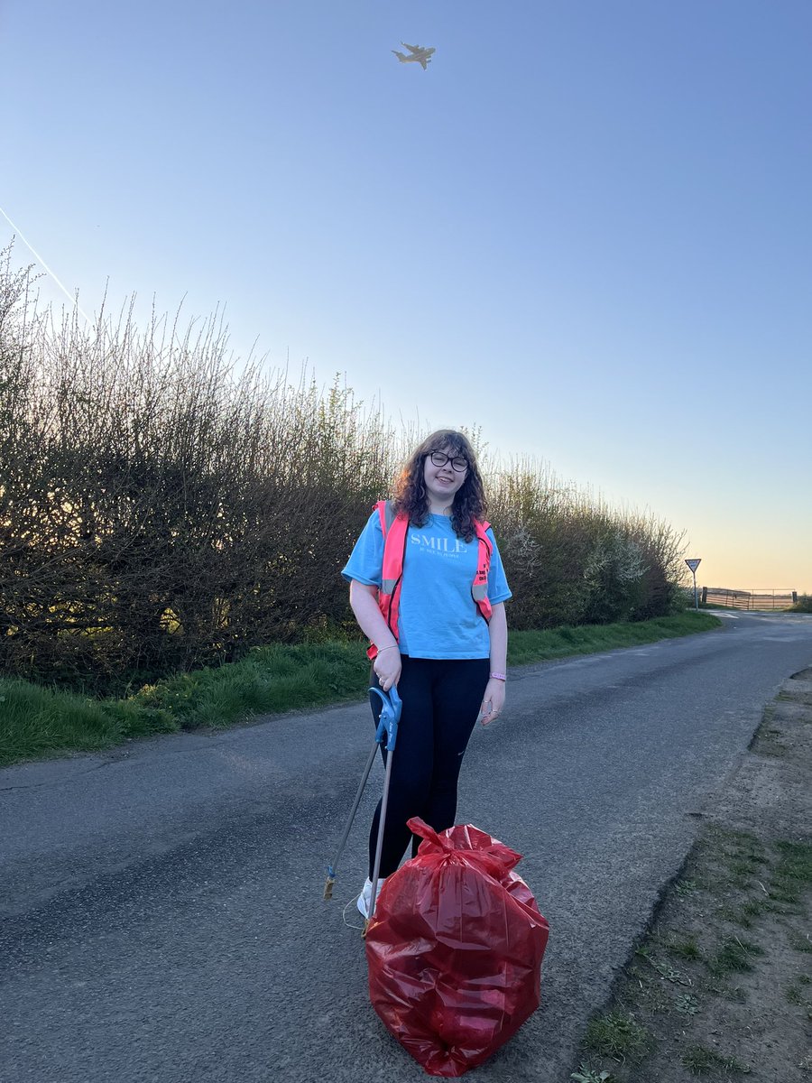 A bag a day keeps the litter away💚🌎♻️🚯 tweet media