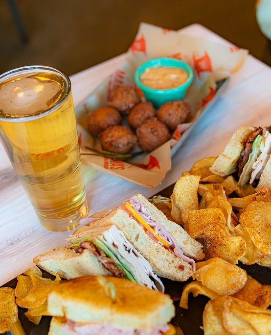 Mama's Comfort Food & Cocktails tweet media