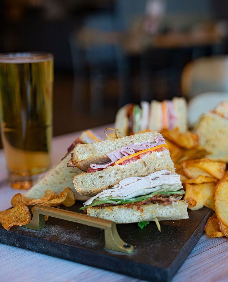 Mama's Comfort Food & Cocktails tweet media