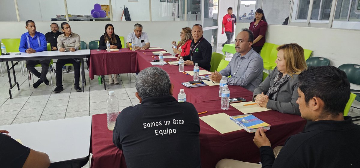 Conalep_DelSol's tweet photo. ☀️🤝 Sesión de integración del Comité de Vinculación exitosa con empresarios, municipio, docentes y directivos revisando planes para  más oportunidades para nuestros y estudiantes. ¡Juntos construimos su futuro! 💪 
@Conalep_Edomex
#ApasionadamenteCONALEP https://t.co/LuIyZRen0w
