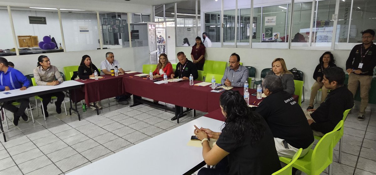 Conalep_DelSol's tweet photo. ☀️🤝 Sesión de integración del Comité de Vinculación exitosa con empresarios, municipio, docentes y directivos revisando planes para  más oportunidades para nuestros y estudiantes. ¡Juntos construimos su futuro! 💪 
@Conalep_Edomex
#ApasionadamenteCONALEP https://t.co/LuIyZRen0w
