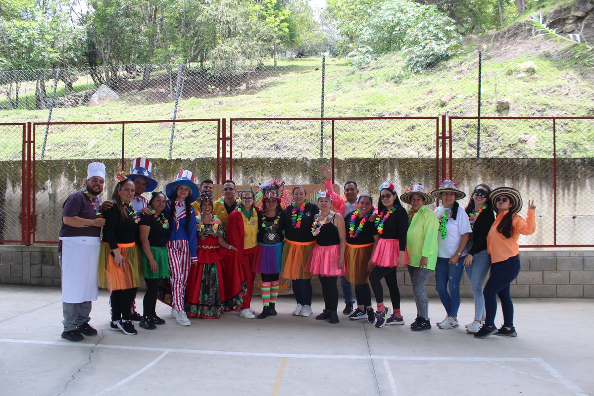 alconcepcionsan's tweet photo. ¡La fiesta sigue rodando por Concepción! 📷
Los #Carnavales del Juego por la Niñez no se detienen — risas, colores y diversión llegan a cada rincón. 📷📷📷
#SúmateJugando #CarnavalesPorLaNiñez #Concepción #Brújula2025

@juegoyninez @TotoyaCasallas https://t.co/yZQPkPBAej