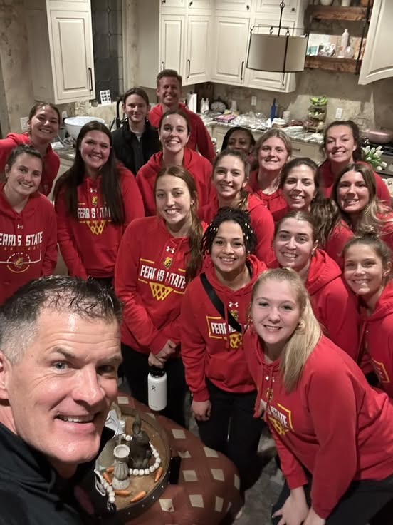 Help the <a href="/FerrisWBBall/">Ferris W Basketball</a> Dawgs get to Hawaii this December! Every little bit helps! #GODAWGS
fundraise.givesmart.com/form/Ddelqg?vi…