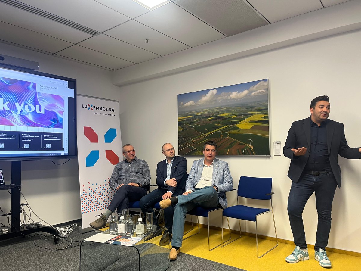 RomLux_Asbl's tweet photo. Great energy last night in Bucharest as #RomLux &amp; @NexusLuxembourg met 🇷🇴 tech entrepreneurs in Bucharest. 

Huge thanks to our partners: @EIB   Romania, @LUinAthens  , @Endeavor  Romania, 🇷🇴 @RofinTech    Romanian Fintech Association, The Dots. https://t.co/FzfB1QYrbm