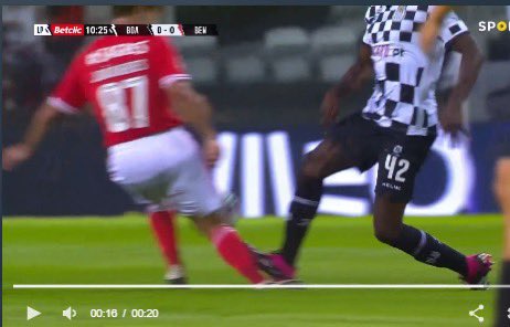 🚨🦅
António Nobre é o árbitro do <a href="/SLBenfica/">SL Benfica</a> x <a href="/OficialFCArouca/">FC Arouca</a>.

O mesmo árbitro que expulsou Musa, e não penalizou Makouta por entradas de igual gravidade no Boavista x Benfica da época passada.

Espero que este fim de semana, se possa redimir com uma boa arbitragem.