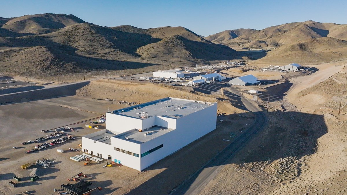 RedwoodMat's tweet image. The clean energy future runs on batteries—and cathode is at the core.
Right now, no CAM is made at commercial scale in North America. "Redwood is building the US' first domestic supply chain from the ground up—starting with the 'new black gold.'" @BusinessInsider @alistairmbarr…