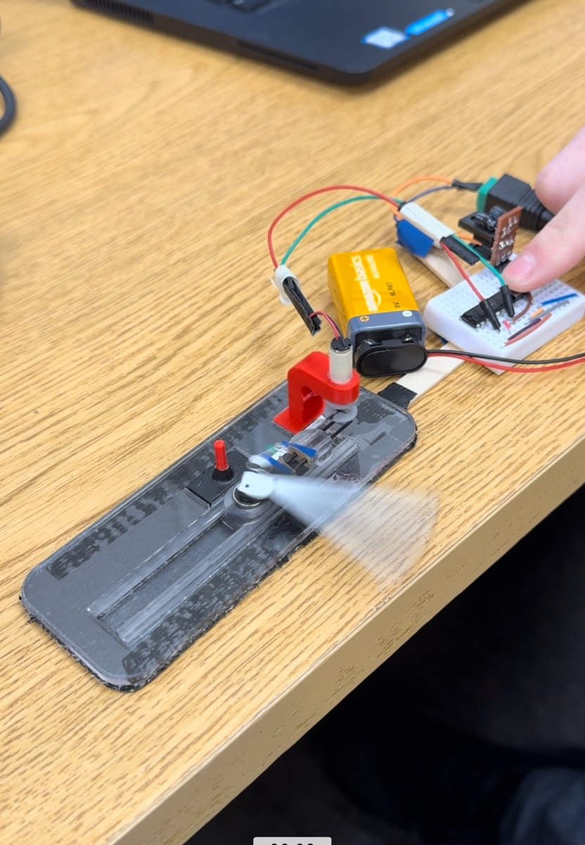 Happy #NationalRoboticsWeek !! To celebrate, check out some of the miniature robots that have been developed in #UBSEAS 🤖 🤖 From mimicking the powerful movements of a snapping shrimp to leveraging size to navigate challenging terrain, these small bots can have big impacts!