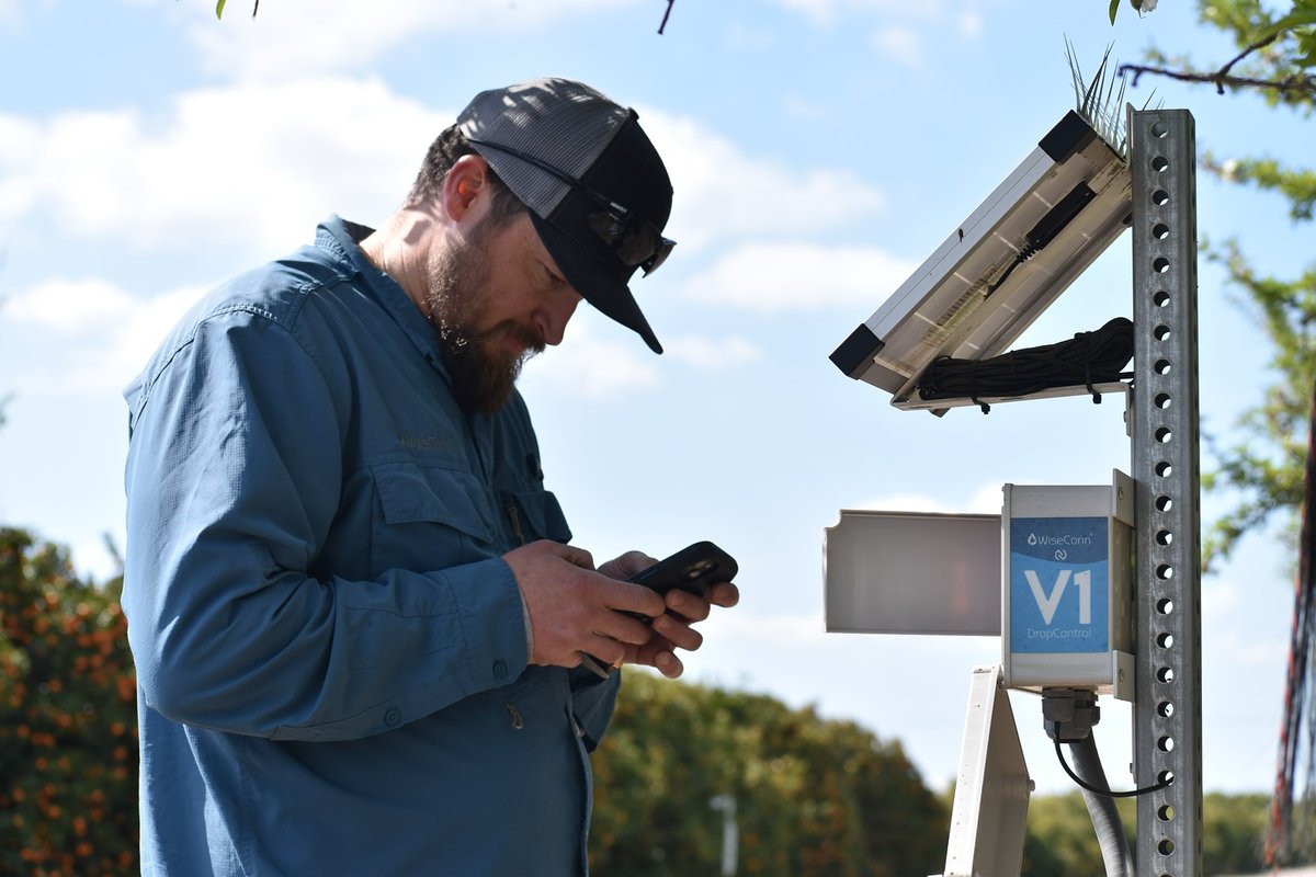 WiseconnUSA's tweet image. You might not always see the behind-the-scenes work, but it’s people like Keith who keep things flowing.💧

From troubleshooting to hands-on service, our field tech team makes sure your nodes are doing their job so you can focus on yours. 🌱

#FieldSupport #DropControl #WiseConn