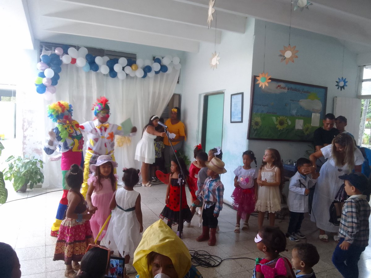 maceitos's tweet photo. En el CI Los Maceitos Los Maceitos continuamos celebrando el 64 Aniversario de la creación de los Círculos Infantiles. #dpemella #zuzelchacon #dmemella #CubaMined #LaPrimeraInfanciaSiImporta https://t.co/5OmcIujQa7