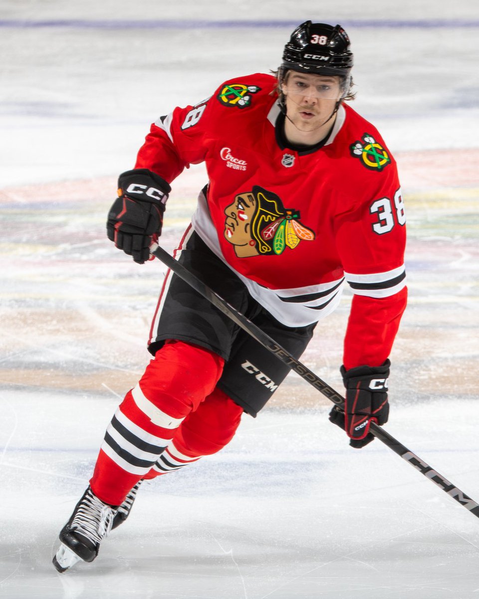 get ready for gameday and grab a Del Mastro jersey, now available at CBH Shop!🛍️

shop player jerseys🛒 ➡︎ blackhawks.tbits.me/trk/CustomJers…