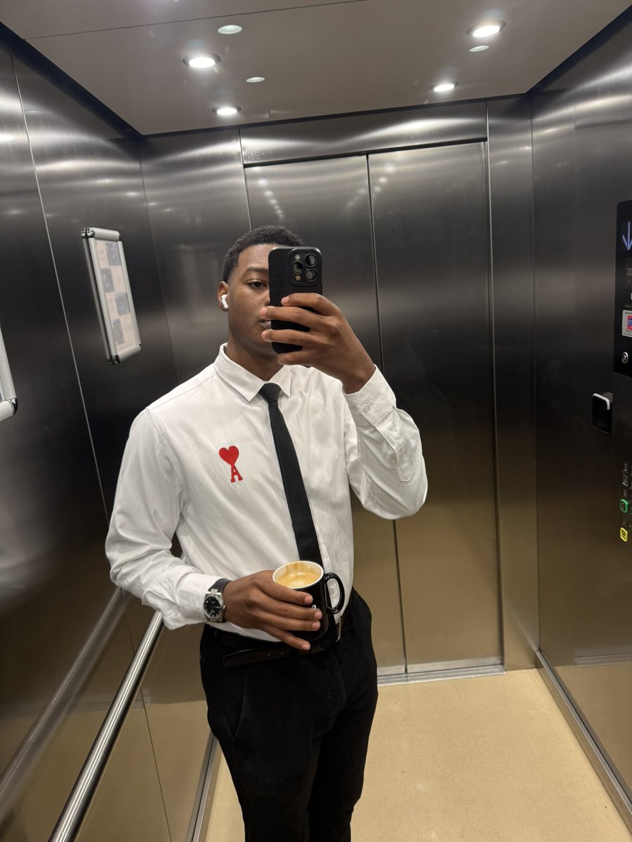 Thy_Habibi's tweet photo. Chronicles of a finance bro https://t.co/y1ebuJGcfJ
