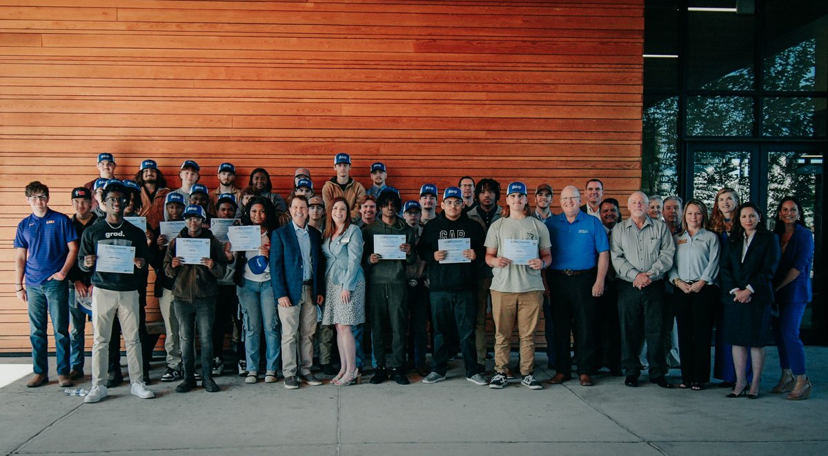 goCLTCC's tweet photo. Welcome to the Bobcat family! Your "YES!" to CLTCC is a testament to your ambition. We believe in you. Embrace every opportunity with open arms and let your "YES!" resonate. We can't wait to see you on campus this fall. #goCLTCC😸 #BobcatProud🐾 #NC3SigningDay #ReadyToSign https://t.co/wH8CR9FY31