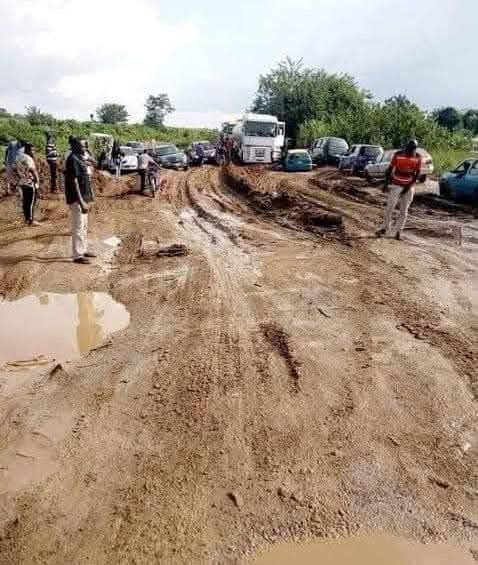 EKITI STATE:

Itawure-Erio-Aramoko-Igede-Road?😳😳😳

Na wa ooooo

For those of you planning to travel to Ekiti state

But why?😠😠