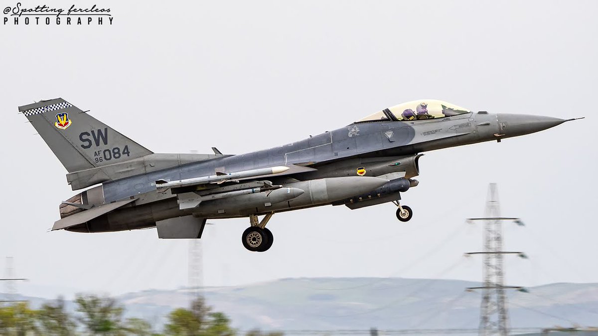 FercleosSpotter's tweet image. TABOR 71 /TABOR 81 Landing LEMO. Always a pleasure to see a SW again.
@SirListenalot