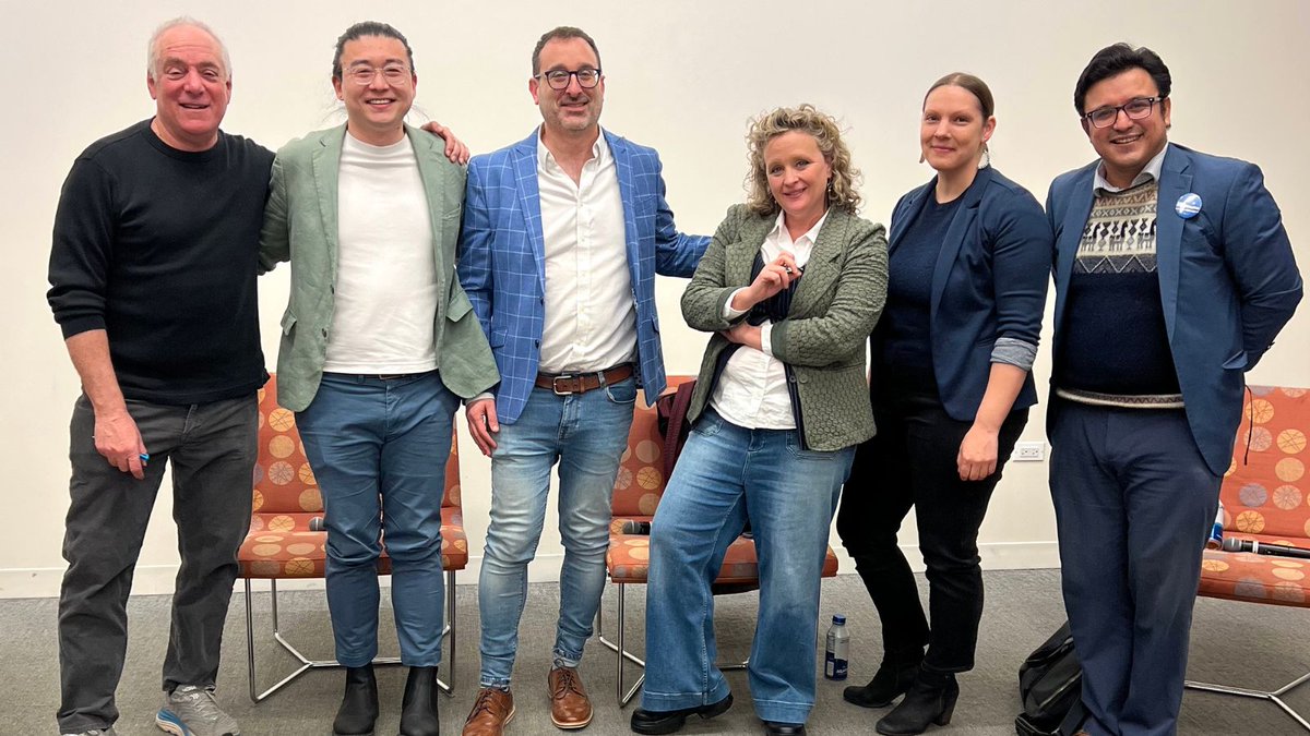 Roosevelt University tweet media