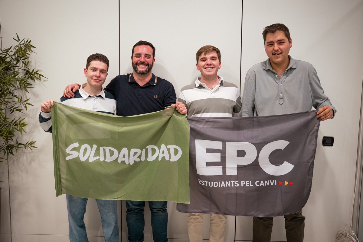 estudiantscanvi's tweet photo. Nos reunimos con el sindicato @solidaridad_esp para abordar los retos laborales que enfrenta la juventud:

📚💶 Prácticas dignas y remuneradas
🛠️🗣️ Salidas profesionales reales
📋💼 Asesoramiento y defensa laboral

El futuro de los jóvenes no puede seguir siendo precariedad. https://t.co/oJV28RftHI