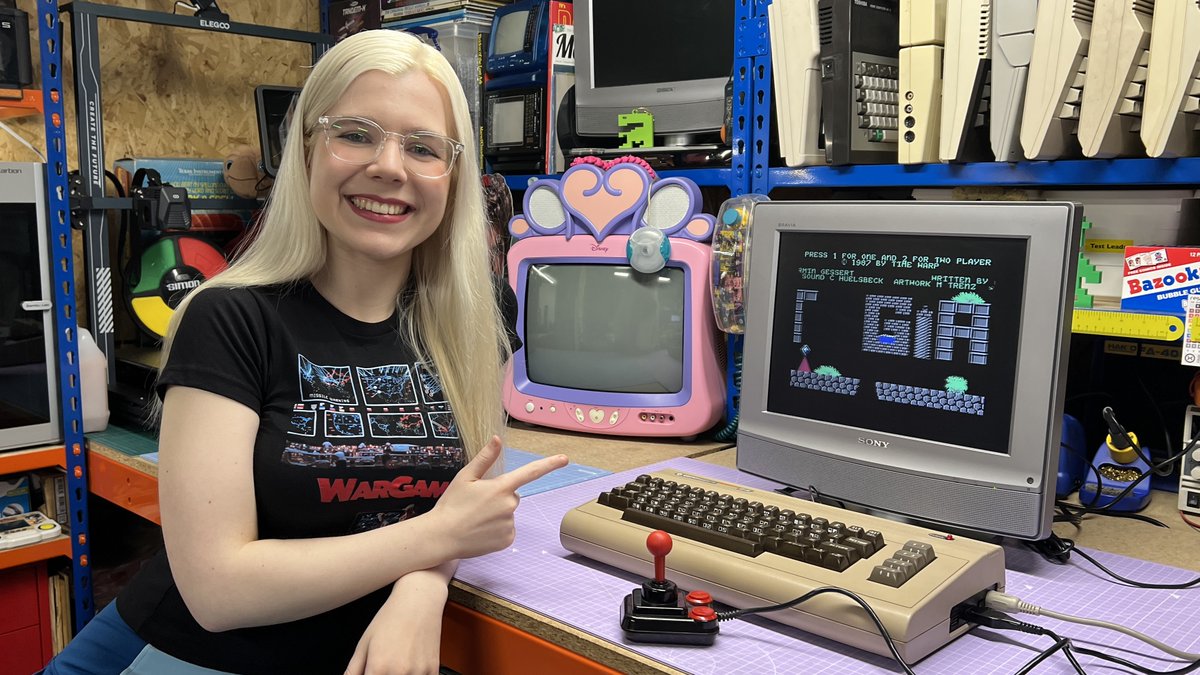 KariLawler's tweet image. Who remembers playing &quot;The Great Giana Sisters&quot; on the #Commodore64 then? ... anyone else think it&apos;s harder than Mario, plus these in-game power-ups, still not sure what some of them do lol