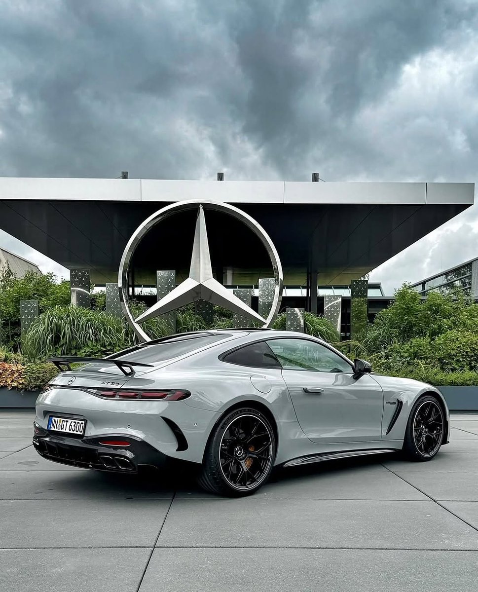 nocarcontext's tweet photo. Mercedes-Benz GT63 AMG Coupe 🩶🩶 https://t.co/u96MqEQHm2