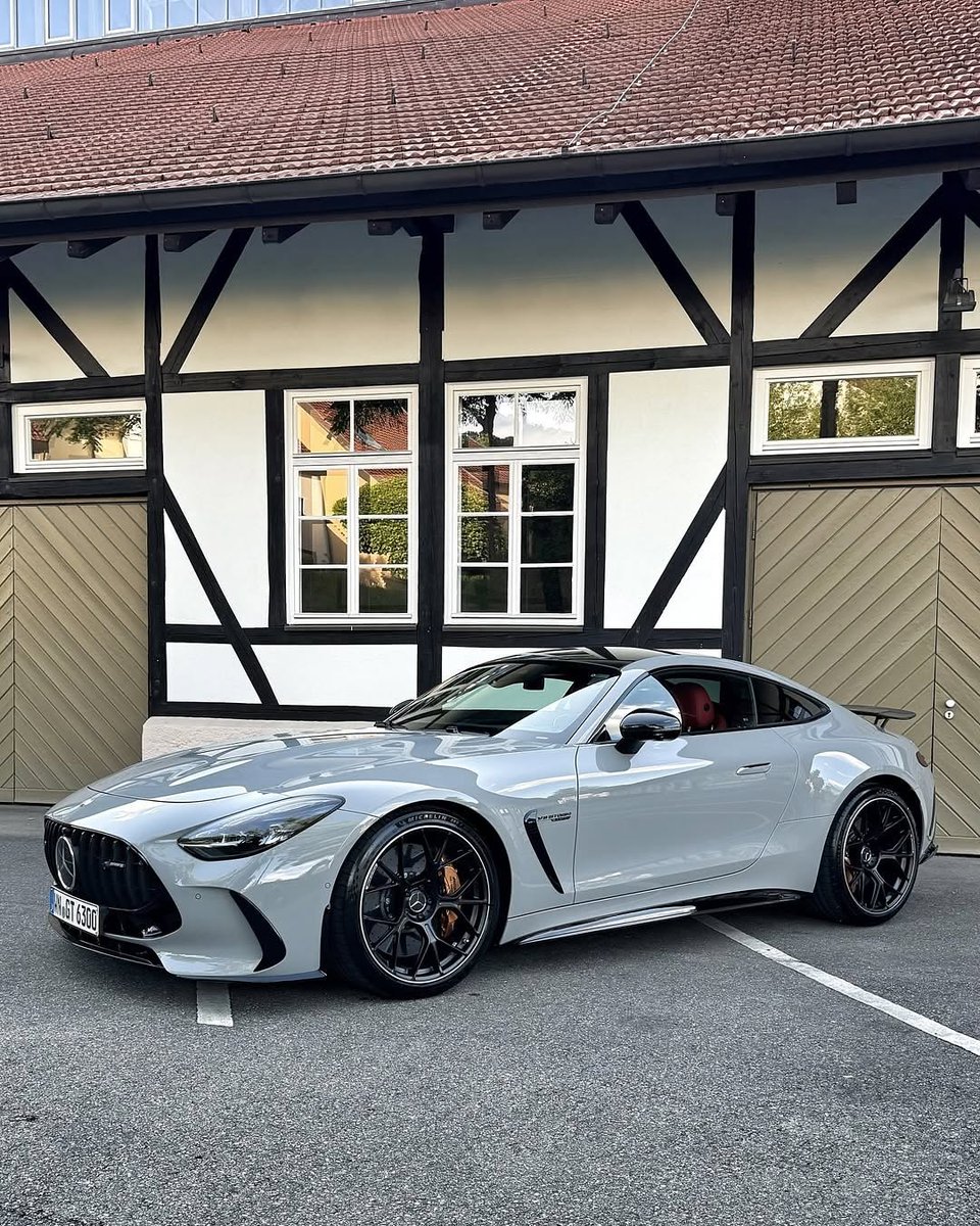 nocarcontext's tweet photo. Mercedes-Benz GT63 AMG Coupe 🩶🩶 https://t.co/u96MqEQHm2