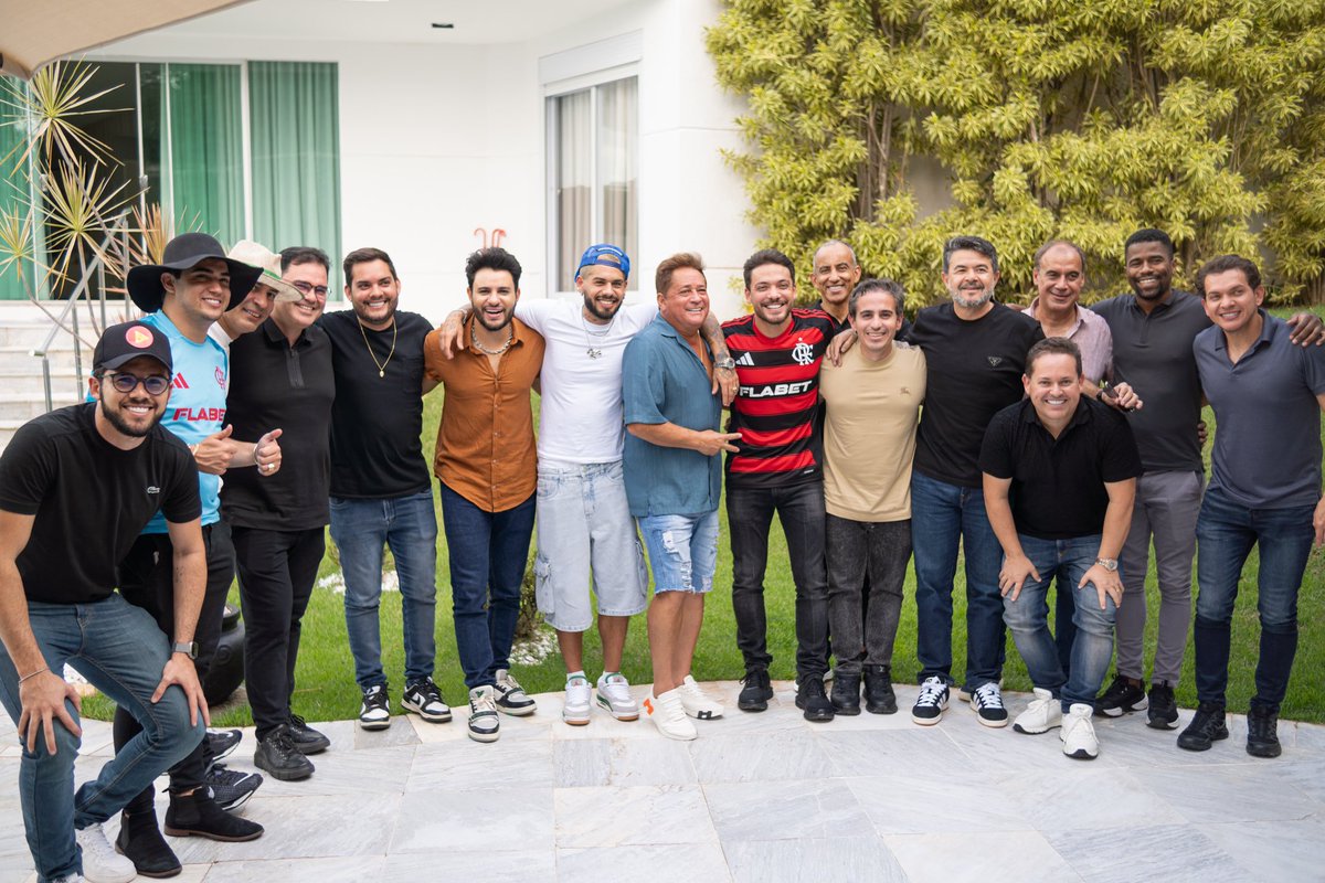 talisma_music's tweet photo. Parceria de sucesso! 🤝
#TalismaMusic + #CamaroteShows
Vem muita coisa boa por aí! 🙏♥️
Aguardem…
.
.
.
#TalismaMusic #CamaroteShows #Leonardo #WesleySafadao #DeusNoComando https://t.co/mB82fmuOt2