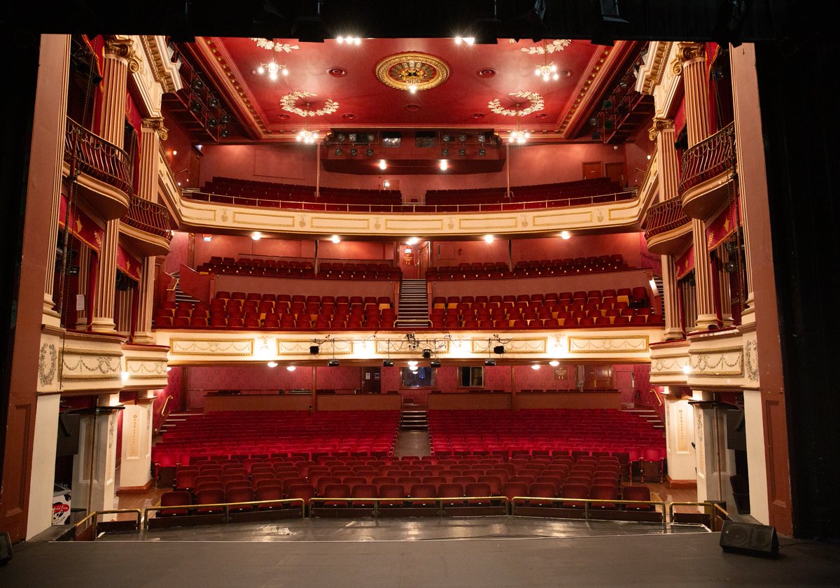 𝗡𝗲𝘄 𝗧𝗵𝗲𝗮𝘁𝗿𝗲 𝗖𝗮𝗿𝗱𝗶𝗳𝗳

New Theatre Cardiff's eclectic programme features a wide array of top-quality musicals, drama, comedy, dance, family shows, and one-night events, and a world-class pantomime every winter. 

Find out what's on here:

trafalgartickets.com/new-theatre-ca…