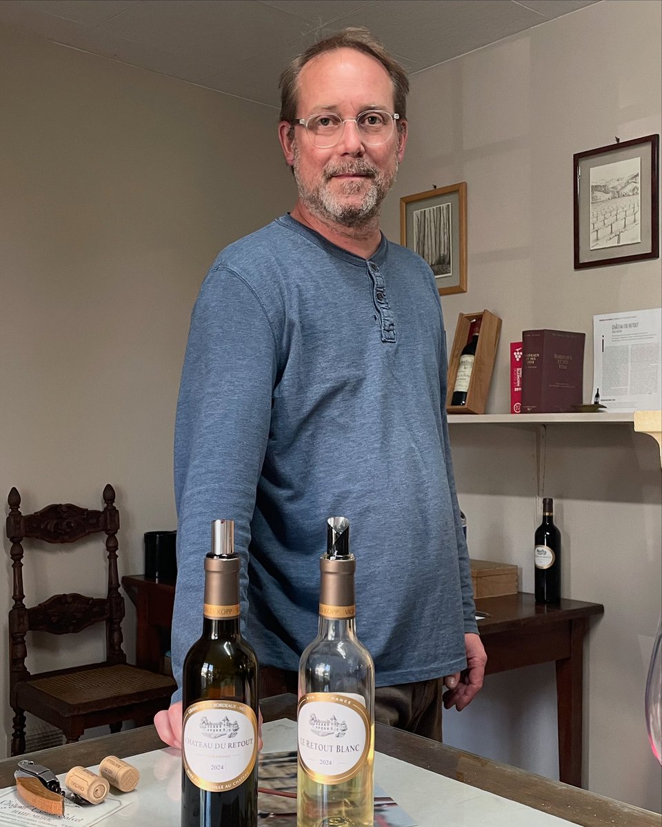 chriswinedoctor's tweet photo. An afternoon (no longer) in Margaux, part 5. Oops! I cross international borders to step into the Haut-Médoc, to taste the Retout Red and white with Frédéric Soual. #hautmedoc #retout #bdx24 #bdx2024 #bordeaux #primeurs https://t.co/ASiwE1hiTT